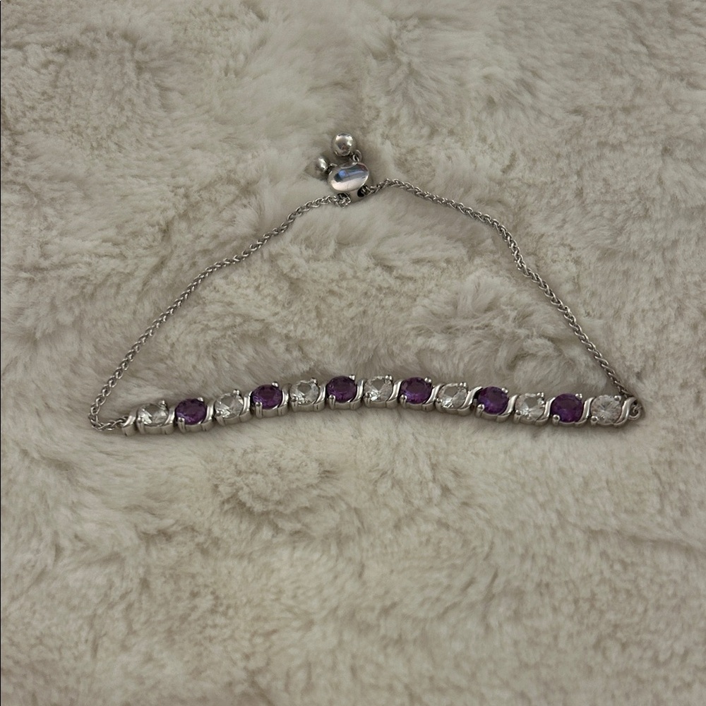 Chic Silver Bracelet with Purple Accents